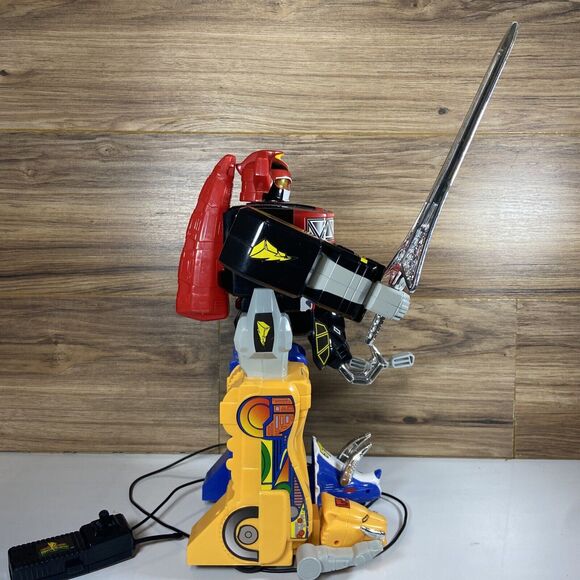 Vintage Power Rangers Megazord Deluxe RC Saban 14" Works Great - Picture 9 of 9